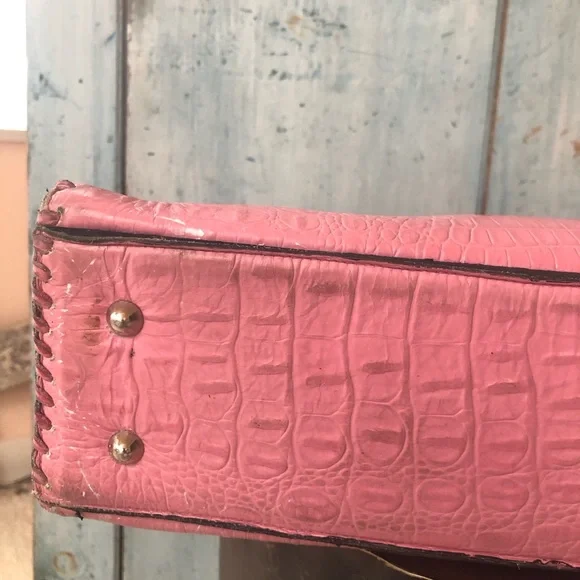 Juan Antonio hand-tooled and designed pink leather bag with everything you need! - Picture 8 of 16